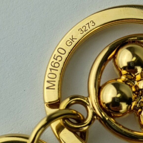 LOUIS VUITTON Gold Keyring - Picture 7 of 7